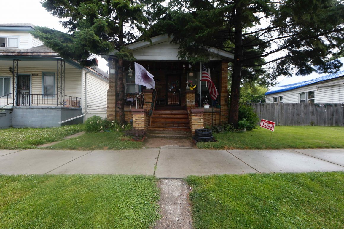 2. hamtramck proposition [mulberry flag for 12063 saint aubin] 2017